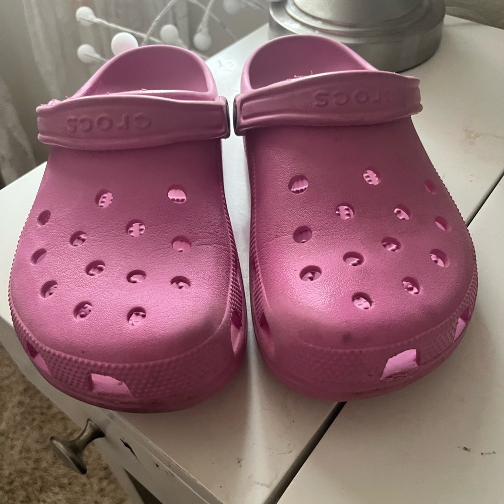 Pink crocs